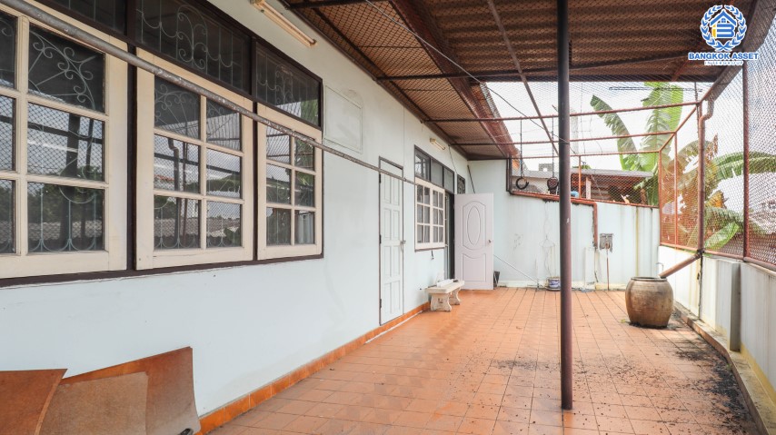 *****ทาวน์เฮ้าส์มือสองย่านจรัญสนิทวงศ์ ม.ทวีสุข จรัญสนิทวงศ์46 เนื้อที่กว้างขวางมากถึง 36 ตร.ว. ฟังก์ชัน 3 ห้องนอน 2 ห้องน้ำ ที่จอดรถ 1 คัน ทาวน์เฮ้าส์พื้นที่กว้าง ใจกลางเมือง บนทำเลแห่งการเดินทาง เชื่อมต่อถนนจรัญสนิทวงศ์ ถนนบรมราชชนนี ใกล้โครงการรถไฟฟ้าสายสีน้ำเงิน "สถานีเพชรเกษม48"